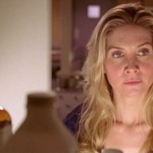 Elizabeth Mitchell in una scena dell'episodio Some Like It Hoth di Lost