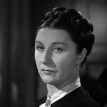Judith Anderson è la signora Danvers in Rebecca, la prima moglie