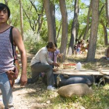 Luis Chavez in una scena dell'episodio 'Three Men and a Bebe' della serie Crash