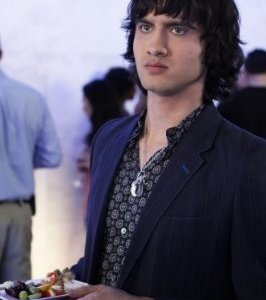 Michael Steger in una scena dell'episodio Between a Sign and a Hard Place di 90210