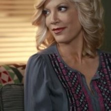Tori Spelling in una scena dell'episodio Okaeri, Donna! di 90210