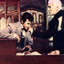 Vincent Price e Mark Damon in una scena de I vivi e i morti