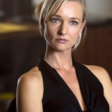 Kari Matchett in una sequenza dell'episodio ' The Second David Job ' della serie tv Leverage