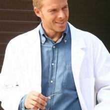 Kaspar Capparoni nel ruolo di Luca nella fiction Al di là del lago