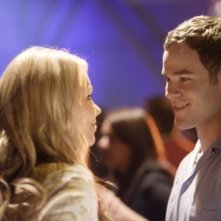 Laura Vandervoort insieme ad Aaron Ashmore nell'episodio ' Hero ' della settima stagione della serie tv Smallville