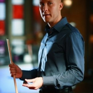 Michael Rosenbaum in una scena dell'episodio ' L'anello Blu ' della settima stagione di Smallville