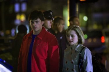 Tom Welling ed Allison Mack nell'episodio ' Il medaglione del potere ' della serie tv Smallville