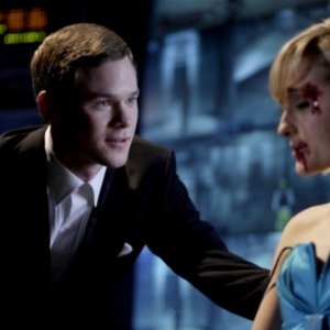 Aaron Ashmore  insieme ad Allison Mack in una scena dell'episodio ' Sleeper ' della serie tv Smallville