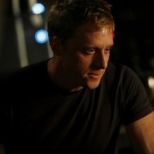 Alan Tudyk in una scena dell'episodio Briar Rose di Dollhouse