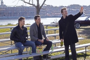 Chad Michael Murray, Austin Nichols e James Van Der Beek in una scena dell'episodio Searching for a Former Clarity di One Tree Hill