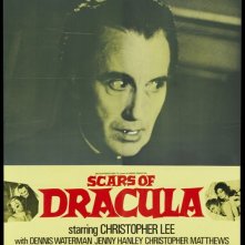Christopher Lee in una lobbycard de Il marchio di Dracula