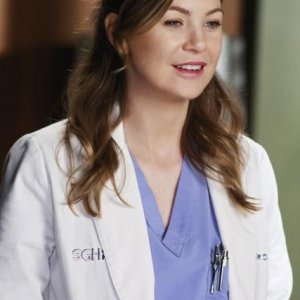 Ellen Pompeo in una scena dell'episodio I Will Follow You Into the Dark di Grey's Anatomy