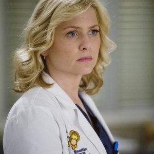 Jessica Capshaw in una scena dell'episodio Sweet Surrender di Grey's Anatomy