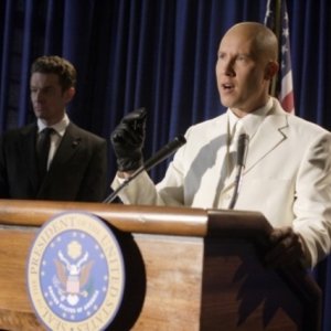 Michael Rosenbaum durante una sequenza dell'episodio ' Apocalypse ' della settima stagione di Smallville