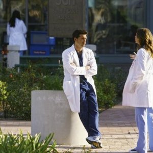 Patrick Dempsey ed Ellen Pompeo in una scena dell'episodio No Good At Saying Sorry di Grey's Anatomy