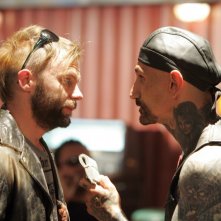 Robert LaSardo in una scena del serial The Cleaner
