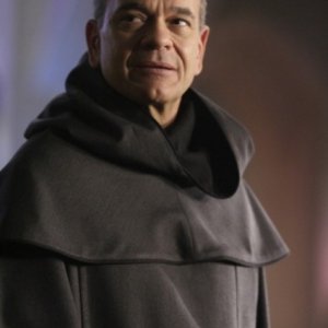 Robert  Picardo in una scena dell'episodio ' Quest ' della settima stagione di Smallville