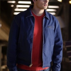 Tom Welling durante una scena dell'episodio ' Apocalypse ' della settima stagione di Smallville