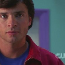 Tom Welling nella premiere della settima stagione di Smallville: Il sole giallo