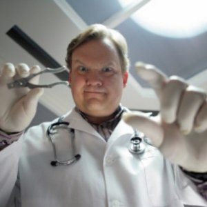 Andy Richter in una scena dell'episodio 'Chuck Versus the Suburbs ' della serie tv Chuck