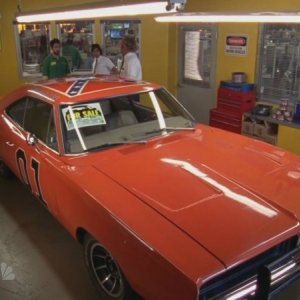 Il Generale Lee appare in una scena dell'episodio 'Chuck Versus the DeLorean' della seconda stagione di Chuck