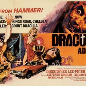 Lobbycard del film 1972: Dracula colpisce ancora