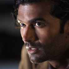 Sendhil Ramamurthy in una scena di An Invisible Thread della terza stagione di Heroes