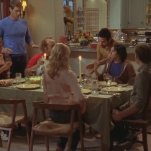 Una cena in famiglia nell'episodio ' Chuck Versus the Gravitron ' della seconda stagione di Chuck