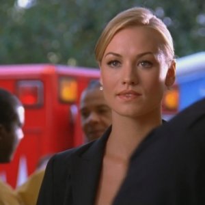 Yvonne Starhovski in una scena dell'episodio 'Chuck Versus the Fat Lady' della seconda stagione di Chuck