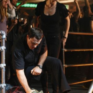 Yvonne Strahovski con Adam Baldwin in una scena dell'episodio 'Chuck Versus the Third Dimension ' della serie tv Chuck