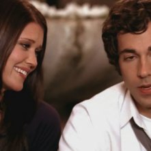 Zachary Levi insieme a Sarah Lancaster in una scena dell'episodio Chuck Versus the Ex della seconda stagione di Chuck