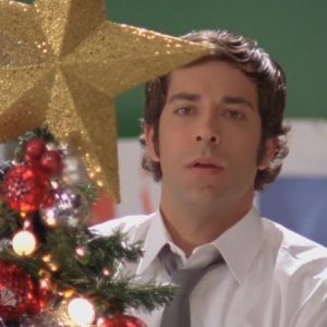 Zachary Levi nell'episodio 'Chuck Versus  Santa Claus' della serie tv Chuck