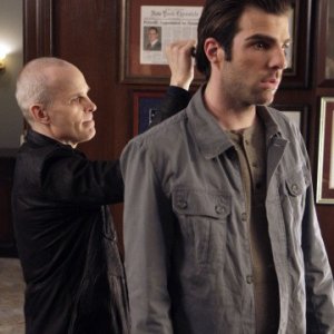 Zachary Quinto e Zeljko Ivanek in una scena di I Am Sylar della terza stagione di Heroes