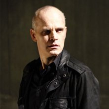 Zeljko Ivanek in una scena di An Invisible Thread dalla terza stagione di Heroes