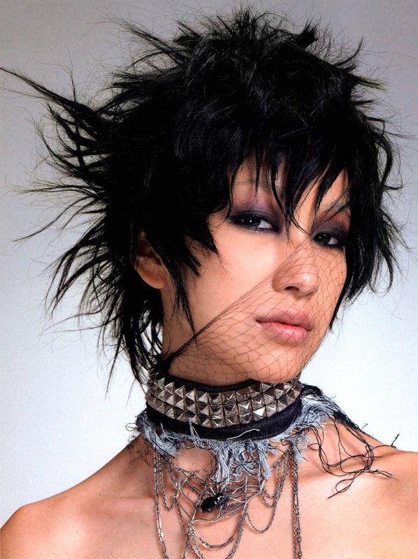 Foto Promozionale Di Mika Nakashima In Stile Dark Punk Fashion 113815