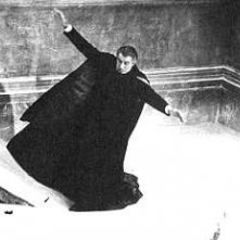 Christopher Lee precipita nel lago ghiacciato in Dracula principe delle tenebre