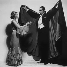Bela Lugosi e Frances Dade in una bella immagine promozionale di Dracula