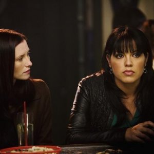 Chyler Leigh e Sara Ramirez in una scena dell'episodio Beat Your Heart Out di Grey's Anatomy