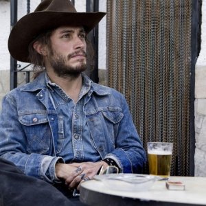 Gael Garcia Bernal in un'immagine del film The Limits of Control