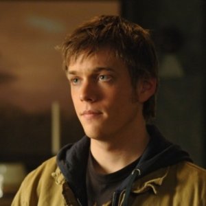 Jake Abel è Adam Milligan nell'episodio Jump the Shark di Supernatural