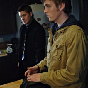 Jake Abel e Jensen Ackles nell'episodio Jump the Shark di Supernatural