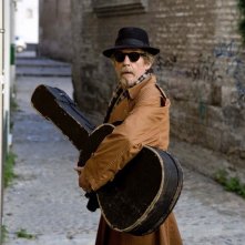 John Hurt in una scena del film The Limits of Control