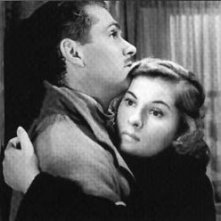 Laurence Olivier e Joan Fontaine in una sequenza di Rebecca, la prima moglie