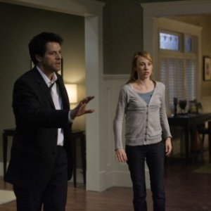 Misha Collins e Wynn Everett in una scena dell'episodio The Rapture di Supernatural