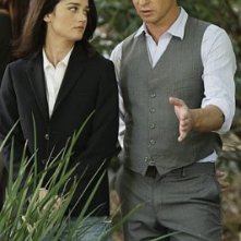 Robin Tunney e Simon Baker in un momento dell'episodio Seeing Red di The Mentalist