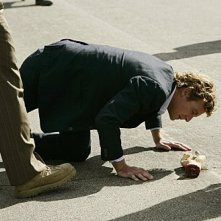 Simon Baker in una scena dell'episodio Red-Handed di The Mentalist