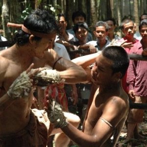 Thawatchai Phanpakdee in una scena di combattimento di Muay Thai Chaiya