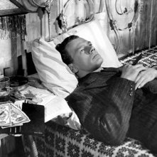 Joseph Cotten è lo zio Charlie ne L'ombra del dubbio