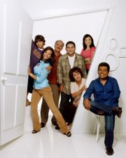 La locandina di George Lopez