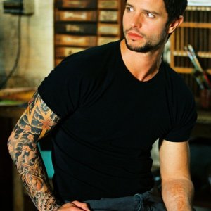 Una scena di Jason Behr nel fim 'The Tattooist'